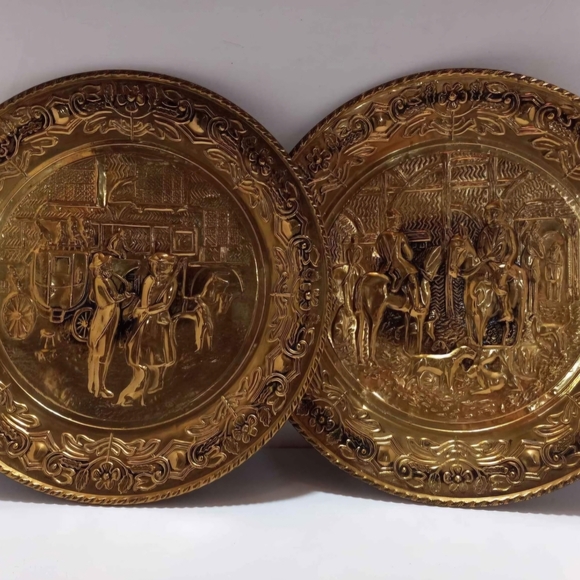 Other - Vintage Copper Colored Decorative Hanging Plates